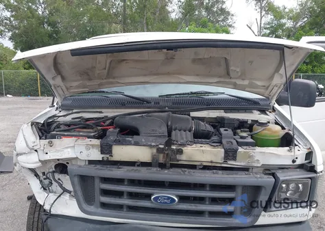 2005 Ford E-150 Commercial/Recreational z USA, uszkodzony, nr VIN 1FTRE14W75HA41442